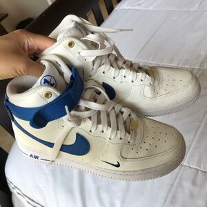 Women’s AF1 high tops blue